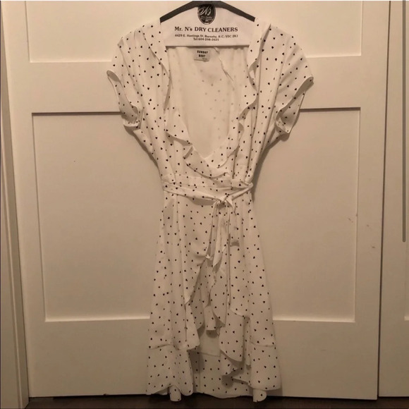 Aritzia Dresses & Skirts - Aritzia  wrap dress